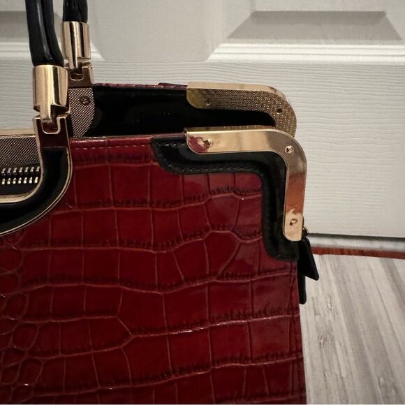 NWOT Stauer Avalon Crocodile-Embossed Handbag Brown Double Handle Handbag - Picture 3 of 6